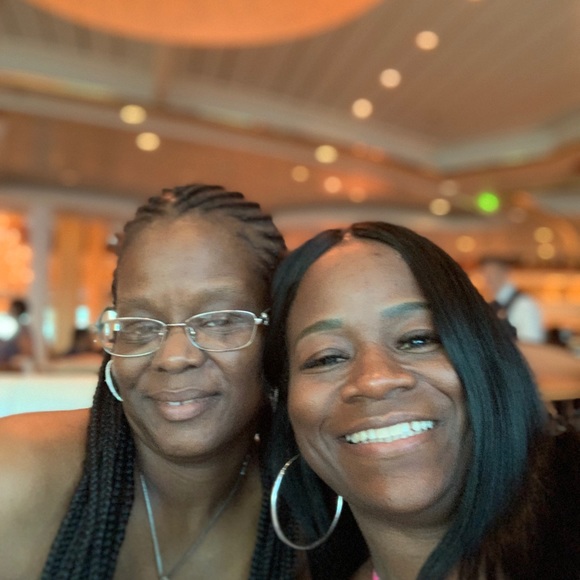 Meet your Posher, Donita - Picture 5 of 6